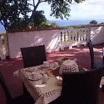 לינה וארוחת בוקר Feudo Di Plutino 3*