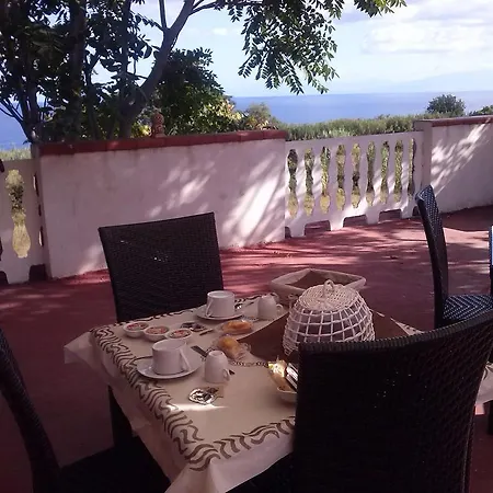 Bed & Breakfast Feudo Di Plutino 3*