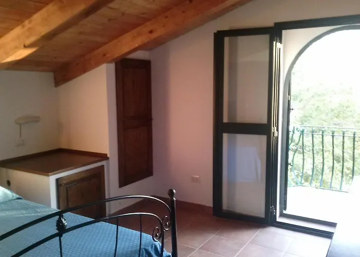 Feudo Di Plutino לינה וארוחת בוקר פרגליה