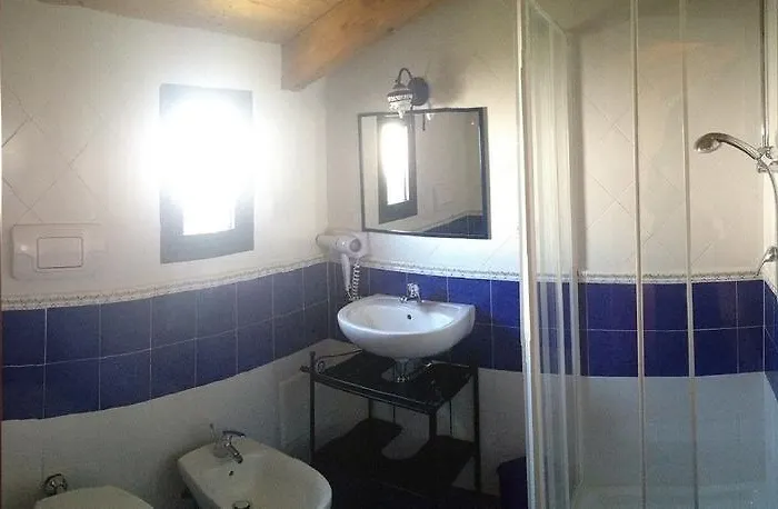 Feudo Di Plutino לינה וארוחת בוקר פרגליה